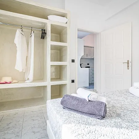 Rhenea Apartment *